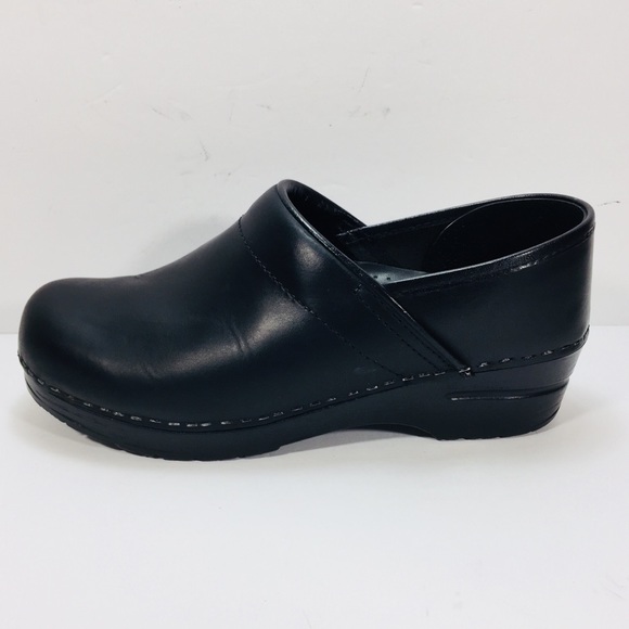 dansko doctor shoes
